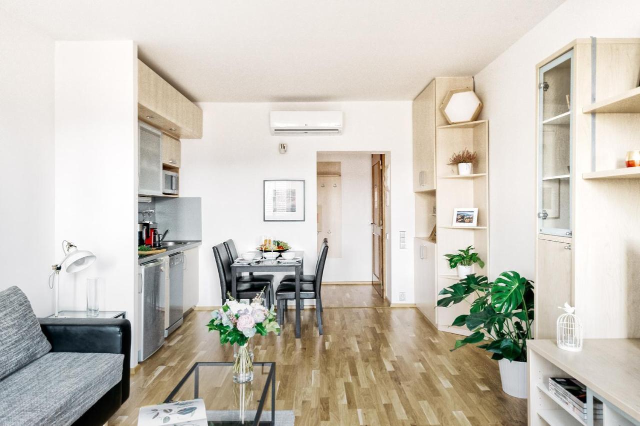 Lil Apartment With Tyn Cathedral View, Parking & Ac Prag Eksteriør billede